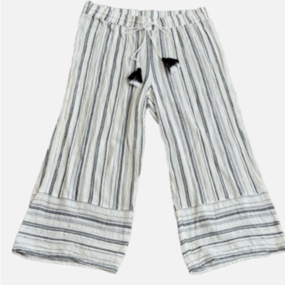 Sundance Breezy White and Navy Blue Striped Pants - Picture 2 of 10
